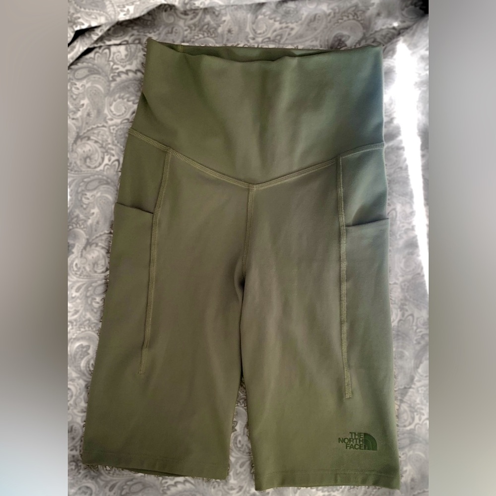 NWOT North Face High Waist Bikeshorts Shaping & Supportive Army Green Woman’s XS